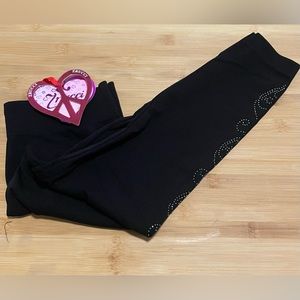 ZRUCCI  Stretchy and Soft Capri Leggings